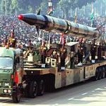 220px-Agni-II_missile_(Republic_Day_Parade_2004).sm