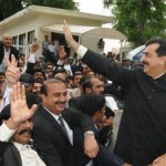 pm_supremecourwavinghand.sm