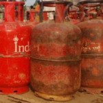 1337969128-hundreds-queue-to-refill-lpg-gas-during-a-shortage---dimapur_1236349.sm