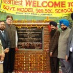 ਪੰਜਾਬ ਸਰਕਾਰ ਦੇ ਲੋਕ ਨਿਰਮਾਣ ਮੰਤਰੀ ਸ੍ਰ. ਸ਼ਰਨਜੀਤ ਸਿੰਘ ਢਿੱਲੋਂ ਵੱਖ-ਵੱਖ ਸਕੂਲਾਂ ਵਿੱਚ ਵਿਕਾਸ ਕਾਰਜਾਂ ਦੇ ਨੀਂਹ ਪੱਥਰ ਰੱਖਦੇ ਹੋਏ। ਨਾਲ ਹੋਰ ਪ੍ਰਮੁੱਖ ਸਖ਼ਸ਼ੀਅਤਾਂ ਵੀ ਨਜ਼ਰ ਆ ਰਹੀਆਂ ਹਨ।