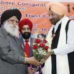 ਦੂਜੇ ਲਾਹੌਰ ਸਾਜਸ਼ ਕੇਸ ਦੀ ਪਹਿਲੀ ਕੌਮਾਂਤਰੀ ਸ਼ਤਾਬਦੀ ਸਮਾਰੋਹ ਦੇ ਮੌਕੇ ਚੰਡੀਗੜ੍ਹ ਵਿਖੇ ਡਾ.ਚਰਨਜੀਤ ਸਿੰਘ ਅਟਵਾਲ ਅਤੇ ਸ੍ਰ.ਤਰਲੋਚਨ ਸਿੰਘ ਗਦਰੀ ਦੇਸ਼ ਭਗਤਾਂ ਦੇ ਵਾਰਸਾਂ ਡਾ.ਗੁਰਪਰਕਾਸ਼ ਸਿੰਘ ਅਤੇ ਹੋਰਾਂ ਨੂੰ ਸਨਮਾਨਤ ਕਰਦੇ ਹੋਏ। ਉਨ੍ਹਾਂ ਨਾ ਭਾਈ ਜੈਤੇਗ ਸਿੰਘ ਅਨੰਤ ਵੀ ਖੜ੍ਹੇ ਹਨ।