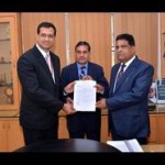 LCET Chairman Vijay K Gupta  & others launching Scholarship scheme at its campus.resized