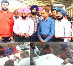 ਪਿੰਡ ਟੌਸਾਂ ਵਿਖੇ ਕੈਂਸਰ ਜਾਂਚ ਕੈਂਪ ਦਾ ਉਦਘਾਟਨ ਕਰਦੇ ਹੋਏ ਡਾ. ਜਗਤਾਰ ਸਿੰਘ।