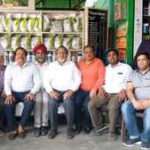 ਦੀ ਸ਼ੋਸ਼ਲ ਵੈਲਫੇਅਰ ਕਮੇਟੀ ਦੇ ਮੈਂਬਰ ਤੇ ਆਗੂ ਨਰੇਸ਼ ਕੁਮਾਰ ਸਹਿਗਲ ਦੀ ਅਗਵਾਈ ਚ ਮੀਟਿੰਗ ਕਰਦੇ ਹੋਏ।