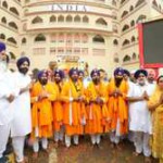 ਗੁਰਦੁਆਰਾ ਸ੍ਰੀ ਨਨਕਾਣਾ ਸਾਹਿਬ ਪਾਕਿਸਤਾਨ ਤੋਂ ਆਰੰਭ ਹੋਈ ਅੰਤਰਰਾਸ਼ਟਰੀ ਨਗਰ ਕੀਰਤਨ ਦਾ ਅਟਾਰੀ ਵਿਖੇ ਸਵਾਗਤ ਕਰਦੇ ਹੋਏ ਸ: ਬਿਕਰਮ ਸਿੰਘ ਮਜੀਠੀਆ ਤੇ ਹੋਰ