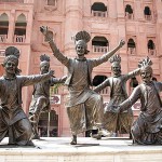 800px-Statue_of_Bhangra_in_Amritsar_26_September_2018.resized