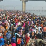 1280px-Kumbh_Mela_2019_-_Crowd_Near_Shastri_Bridge_-_Prayagraj,_India.resized
