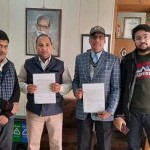 ਤਰਕਸ਼ੀਲ ਸੁਸਾਇਟੀ ਦੀ ਚੁਣੌਤੀ ਕਬੂਲ ਕਰਨ ਮੌਕੇ ਅਮਿੱਤ ਮਿੱਤਰ­ ਮੁਕੇਸ਼­ ਰਾਜਾ ਰਾਮ ਹੰਢਿਆਇਆ ਅਤੇ ਮੁਕੇਸ਼ ਦਾ ਬੇਟਾ ਸੁਗਮ