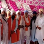 ਸੰਤ ਸਮਾਜ ਦੇ ਬੁਲਾਰੇ ਸੰਤ ਬਾਬਾ ਗੁਰਭੇਜ ਸਿੰਘ ਖੁਜਾਲਾ ਸੰਪਰਦਾ ਹਰਖੋਵਾਲ ਨੂੰ ਸਨਮਾਨਿਤ ਕਰਦੇ ਹੋਏ ਬਾਬਾ ਜਸਪਾਲ ਸਿੰਘ, ਇਕਬਾਲ ਸਿੰਘ ਤੁੰਗ, ਪ੍ਰੋ: ਸਰਚਾਂਦ ਸਿੰਘ ਤੇ ਹੋਰ।