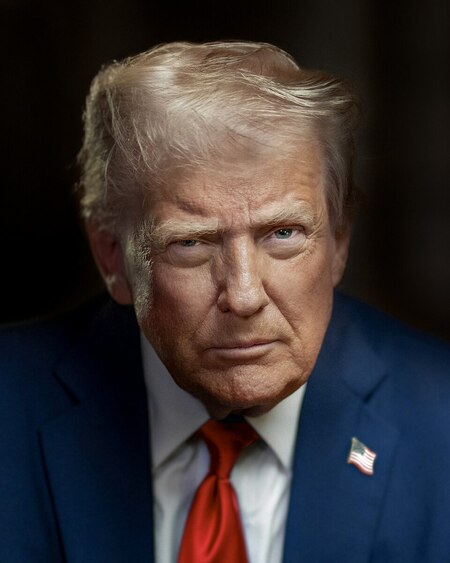 Official_Presidential_Portrait_of_President_Donald_J._Trump_(2025).resized